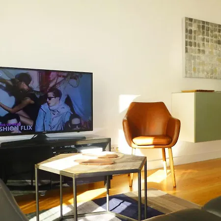Apartment Charming Equipped Ac Lift Parking 4p Lisbon