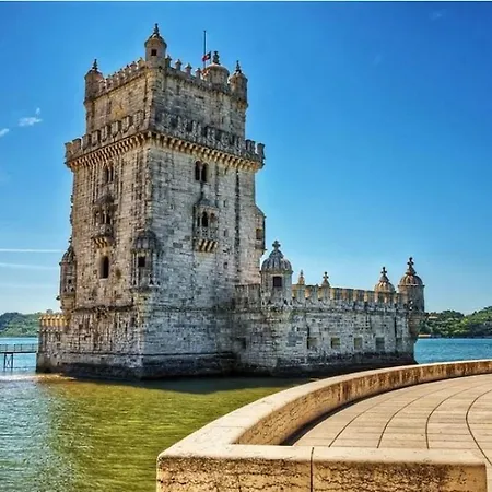 Charming Equipped Ac Lift Parking 4p Апартаменты *