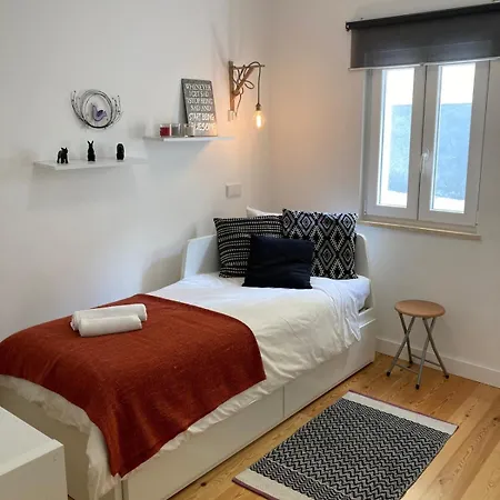 Charming Equipped Ac Lift Parking 4p Лиссабон