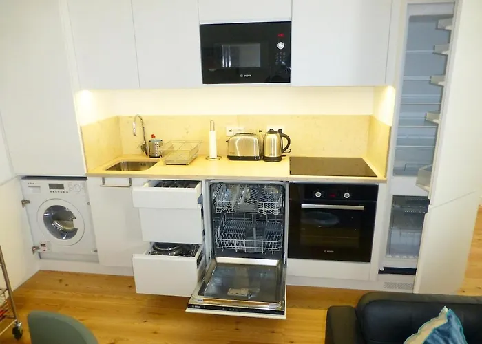 Charming Equipped Ac Lift Parking 4p 리스본