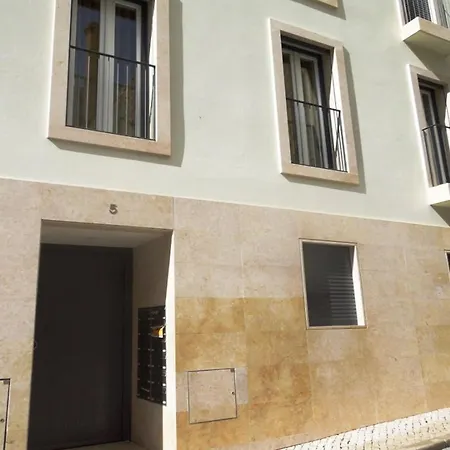 Apartmán Charming Equipped Ac Lift Parking 4p